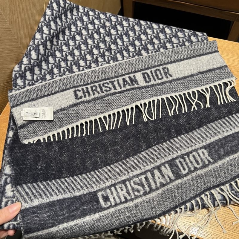 CHRISTIAN DIOR